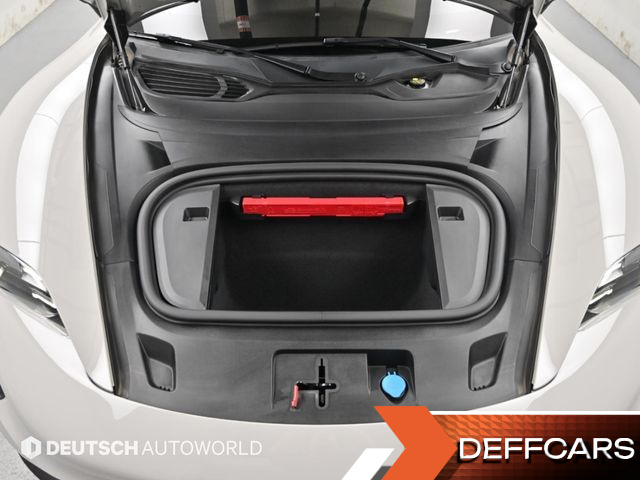 Porsche TAYCAN Base купить на сайте DeffCars