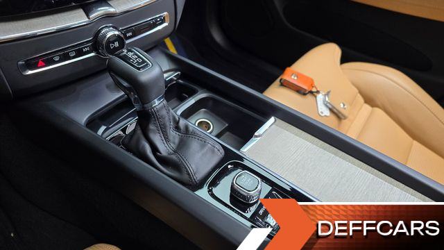Volvo XC60 D5 Inscription купить на сайте DeffCars
