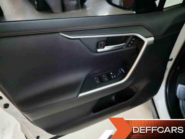 Toyota RAV4 2.5 4WD PHEV XSE купить на сайте DeffCars