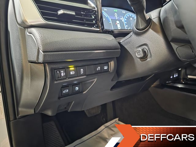 Toyota CAMRY 2.5 XLE Hybrid купить на сайте DeffCars