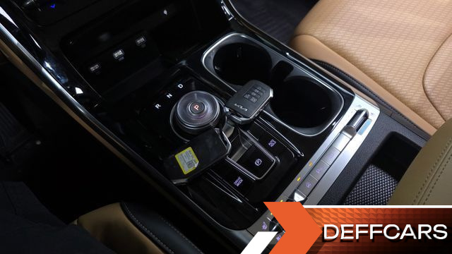 Kia CARNIVAL Gasoline 9-Seater Signature купить на сайте DeffCars