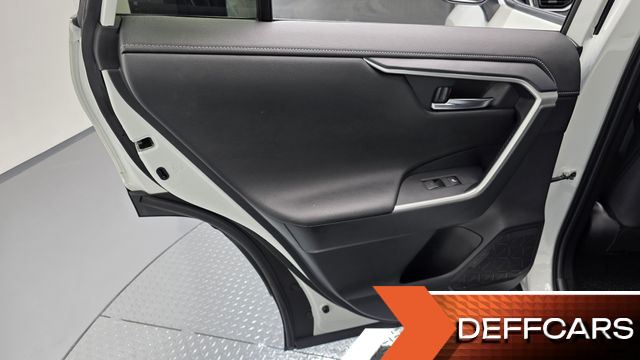 Toyota RAV4 2,5 4WD Hybrid LTD купить на сайте DeffCars