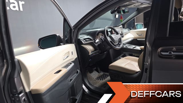 Toyota SIENNA 2.5 Hybrid AWD купить на сайте DeffCars