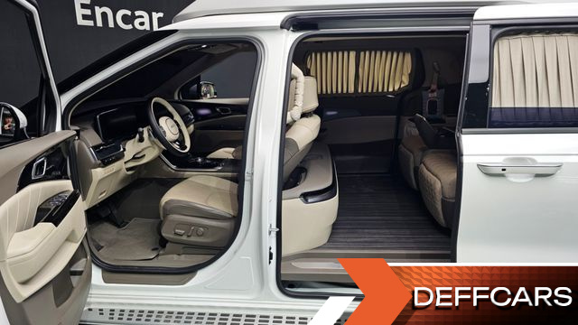Kia CARNIVAL Gasoline 4-Seater Hi-Limousine Signature купить на сайте DeffCars
