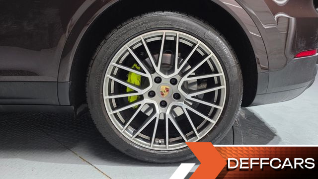 Porsche CAYENNE 3.0 E-HYBRID PLATINUM EDITION купить на сайте DeffCars