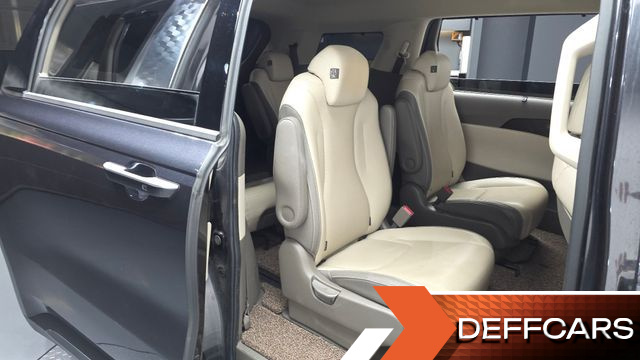 Kia CARNIVAL 9-Seater Signature купить на сайте DeffCars