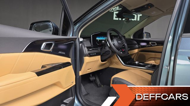 Kia CARNIVAL 9-Seater Signature купить на сайте DeffCars