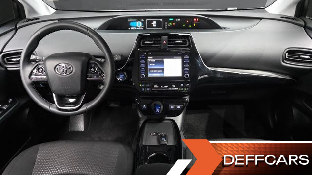 Toyota PRIUS 1.8 купить на сайте DeffCars