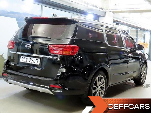 Kia CARNIVAL 9-Seater Luxury купить на сайте DeffCars