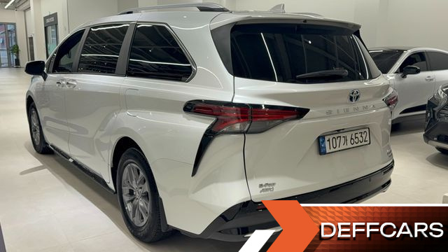 Toyota SIENNA 2.5 Hybrid AWD купить на сайте DeffCars