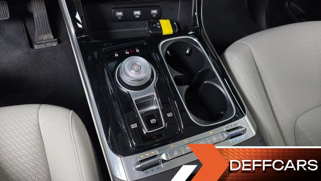Kia CARNIVAL 9-Seater Noblesse купить на сайте DeffCars