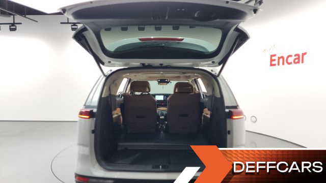 Kia CARNIVAL Gasoline 7-Seater Signature купить на сайте DeffCars