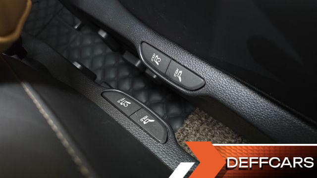 Kia CARNIVAL Gasoline 7-Seater Signature купить на сайте DeffCars