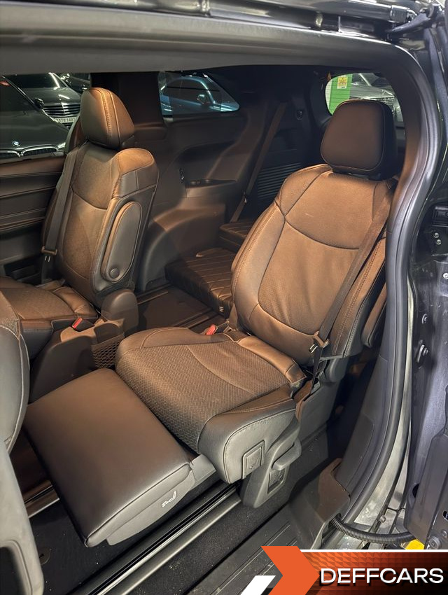 Toyota SIENNA 2.5 Hybrid 2WD купить на сайте DeffCars