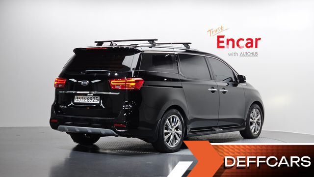 Kia CARNIVAL 9-Seater Noblesse Special купить на сайте DeffCars