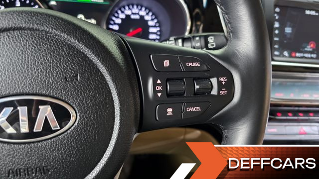 Kia CARNIVAL 9-Seater Hi-Limousine Noblesse Special купить на сайте DeffCars
