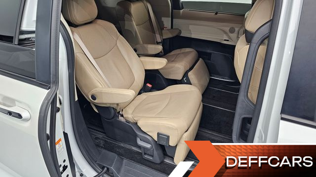 Toyota SIENNA 2.5 Hybrid AWD купить на сайте DeffCars