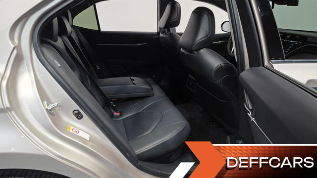 Toyota CAMRY 2.5 XLE Hybrid купить на сайте DeffCars