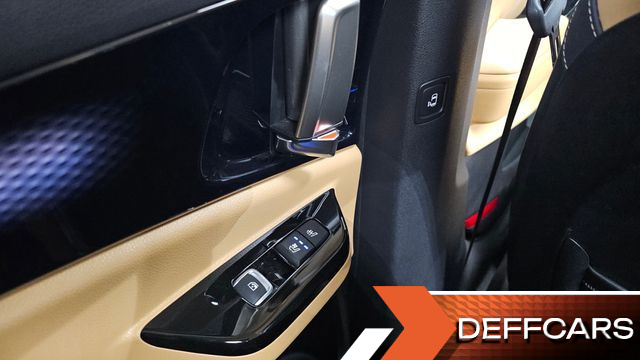 Kia CARNIVAL 9-Seater Signature купить на сайте DeffCars