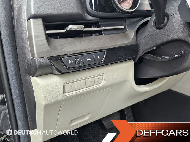 Kia CARNIVAL 7-Seater Noblesse купить на сайте DeffCars