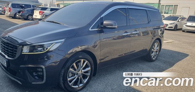 Kia CARNIVAL 9-Seater Noblesse Special купить на сайте DeffCars
