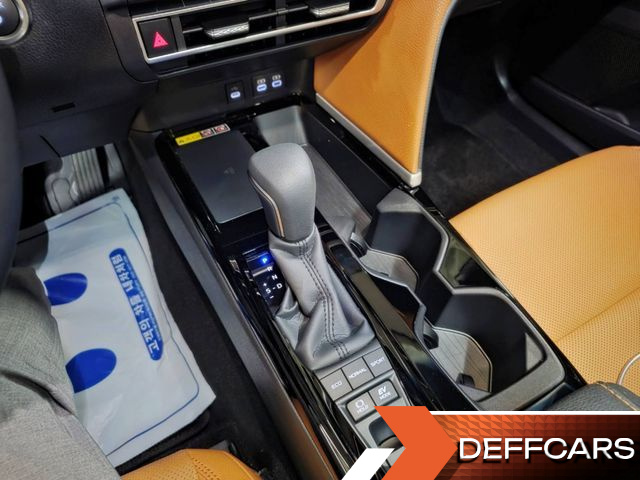 Toyota CAMRY 2.5 XLE Premium Hybrid купить на сайте DeffCars