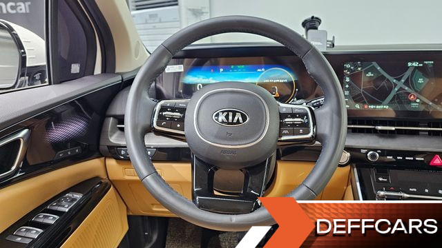 Kia CARNIVAL 9-Seater Signature купить на сайте DeffCars