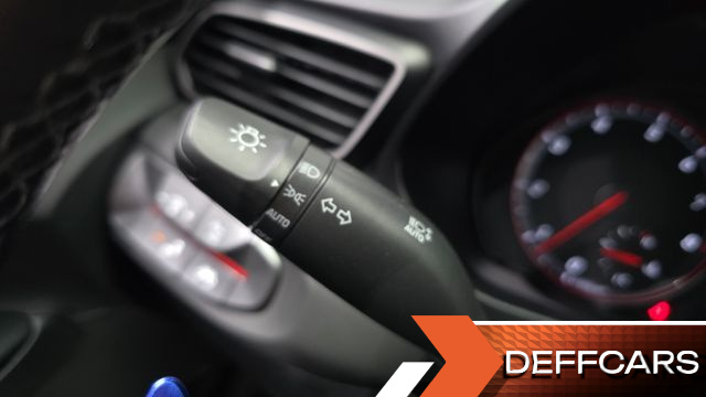 Hyundai VELOSTER 1.6 Turbo Sport Core купить на сайте DeffCars