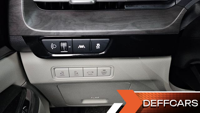 Kia CARNIVAL 9-Seater Noblesse купить на сайте DeffCars