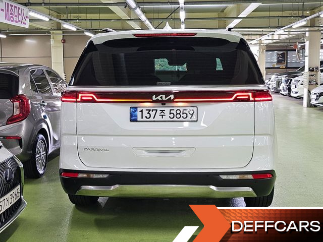 Kia CARNIVAL Gasoline 7-Seater Signature купить на сайте DeffCars