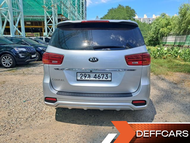 Kia CARNIVAL 9-Seater Luxury купить на сайте DeffCars