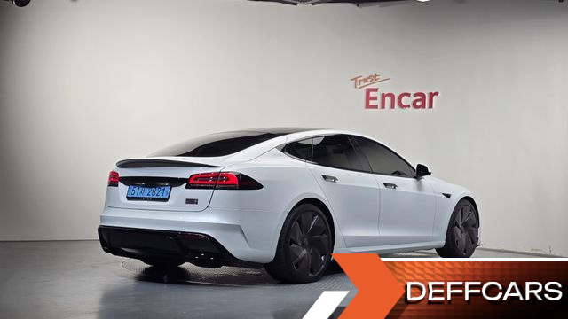 Tesla MODEL S Plaid купить на сайте DeffCars