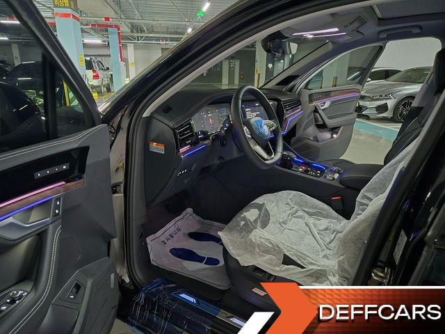 Volkswagen TOUAREG 3.0 TDI Prestige купить на сайте DeffCars