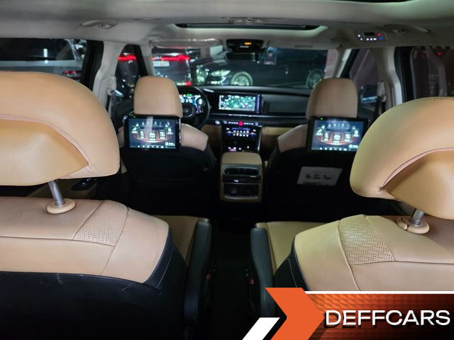Kia CARNIVAL 7-Seater Signature купить на сайте DeffCars