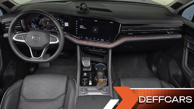 Volkswagen TOUAREG 3.0 TDI Prestige купить на сайте DeffCars