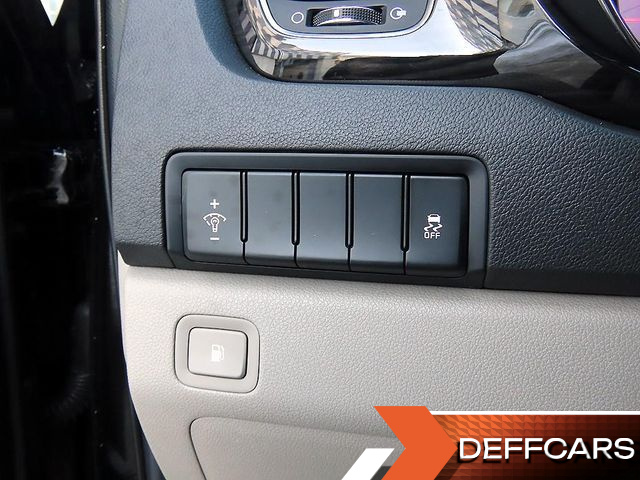 Kia CARNIVAL 7-Seater Limousine VIP купить на сайте DeffCars