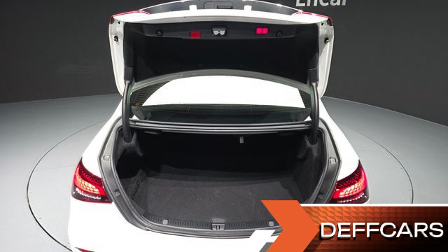 Mercedes E-CLASS E350 4MATIC AMG Line купить на сайте DeffCars