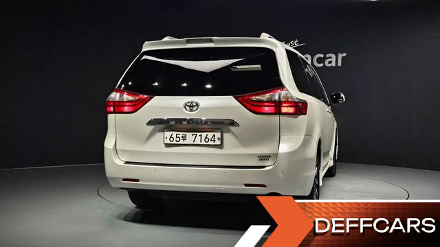 Toyota SIENNA 3.5 AWD купить на сайте DeffCars