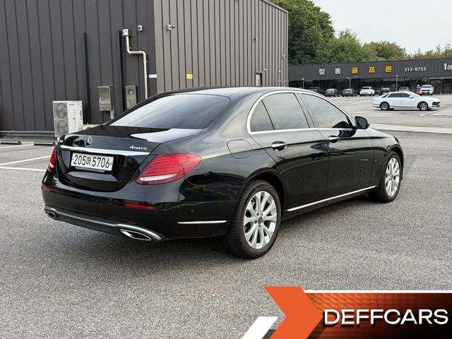 Mercedes E-CLASS E300 4MATIC Exclusive купить на сайте DeffCars