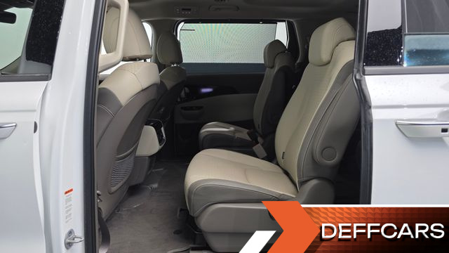 Kia CARNIVAL 9-Seater Signature купить на сайте DeffCars