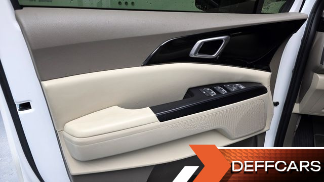 Kia CARNIVAL 9-Seater Prestige купить на сайте DeffCars