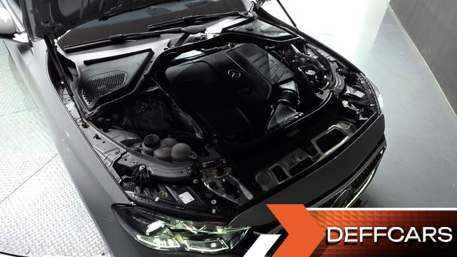 Mercedes E-CLASS E300 4MATIC AMG Line Premiere Special купить на сайте DeffCars