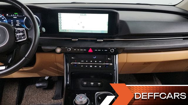 Kia CARNIVAL Gasoline 7-Seater Signature купить на сайте DeffCars