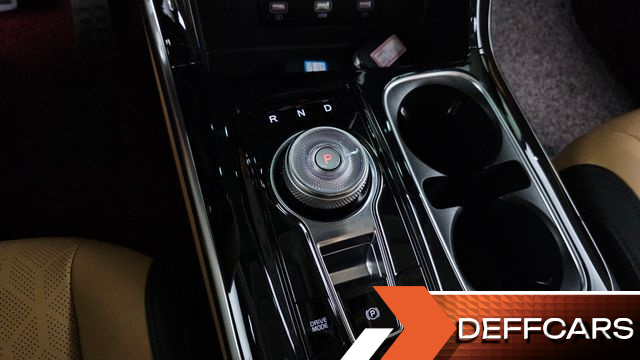 Kia CARNIVAL 9-Seater Noblesse купить на сайте DeffCars