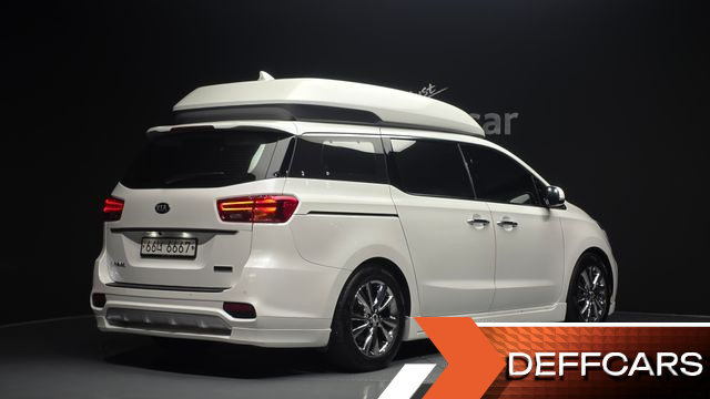Kia CARNIVAL 9-Seater Hi-Limousine Prestige Hiroof купить на сайте DeffCars