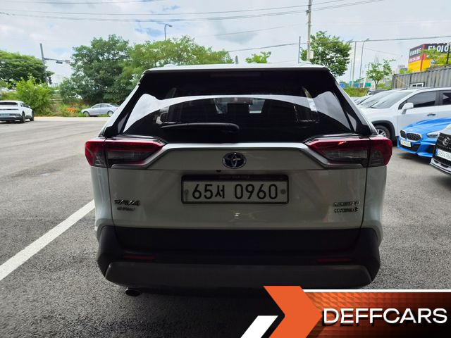 Toyota RAV4 2,5 4WD Hybrid LTD купить на сайте DeffCars