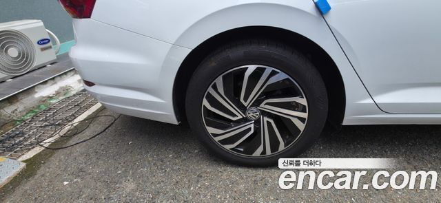 Volkswagen JETTA 1.4 TSI Premium купить на сайте DeffCars