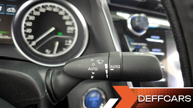 Toyota CAMRY 2.5 XLE Hybrid купить на сайте DeffCars