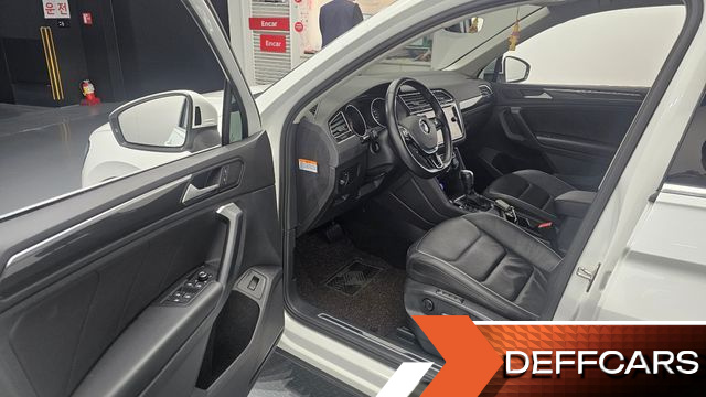 Volkswagen TIGUAN 2.0 TDI Premium купить на сайте DeffCars