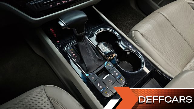 Kia CARNIVAL 9-Seater Noblesse Special купить на сайте DeffCars